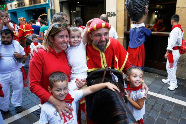 Fotos del recorrido de los gigantes y cabezudos de Pamplona del día 10 de julio de San Fermín 2019