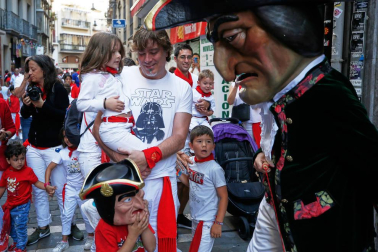Fotos del recorrido de los gigantes y cabezudos de Pamplona del día 10 de julio de San Fermín 2019