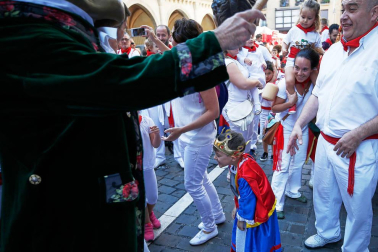 Fotos del recorrido de los gigantes y cabezudos de Pamplona del día 10 de julio de San Fermín 2019