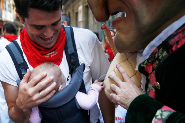 Fotos del recorrido de los gigantes y cabezudos de Pamplona del día 10 de julio de San Fermín 2019