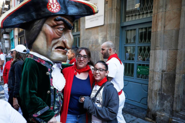 Fotos del recorrido de los gigantes y cabezudos de Pamplona del día 10 de julio de San Fermín 2019