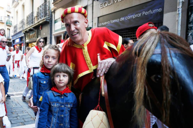Fotos del recorrido de los gigantes y cabezudos de Pamplona del día 10 de julio de San Fermín 2019