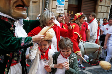 Fotos del recorrido de los gigantes y cabezudos de Pamplona del día 10 de julio de San Fermín 2019
