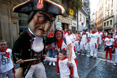Fotos del recorrido de los gigantes y cabezudos de Pamplona del día 10 de julio de San Fermín 2019