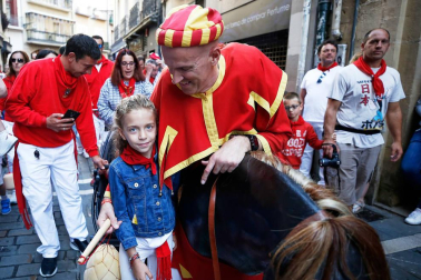 Fotos del recorrido de los gigantes y cabezudos de Pamplona del día 10 de julio de San Fermín 2019