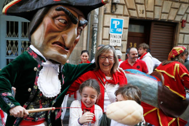 Fotos del recorrido de los gigantes y cabezudos de Pamplona del día 10 de julio de San Fermín 2019