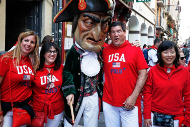 Fotos del recorrido de los gigantes y cabezudos de Pamplona del día 10 de julio de San Fermín 2019