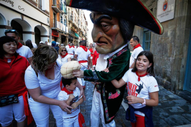 Fotos del recorrido de los gigantes y cabezudos de Pamplona del día 10 de julio de San Fermín 2019
