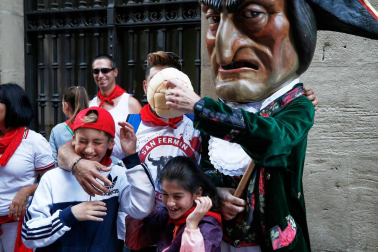 Fotos del recorrido de los gigantes y cabezudos de Pamplona del día 10 de julio de San Fermín 2019