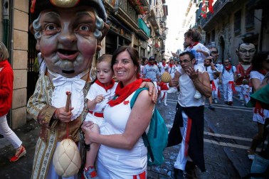 Fotos del recorrido de los gigantes y cabezudos de Pamplona del día 10 de julio de San Fermín 2019