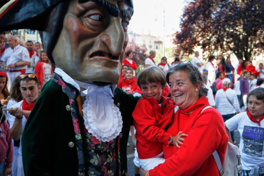 Fotos del recorrido de los gigantes y cabezudos de Pamplona del día 10 de julio de San Fermín 2019