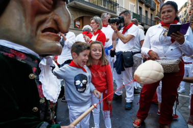 Fotos del recorrido de los gigantes y cabezudos de Pamplona del día 10 de julio de San Fermín 2019