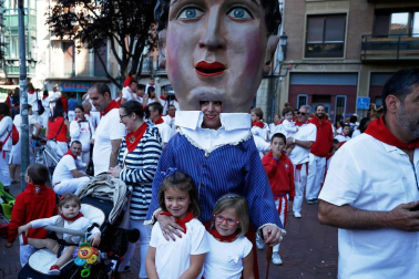 Fotos del recorrido de los gigantes y cabezudos de Pamplona del día 10 de julio de San Fermín 2019
