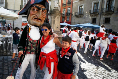 Fotos del recorrido de los gigantes y cabezudos de Pamplona del día 10 de julio de San Fermín 2019
