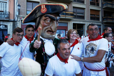 Fotos del recorrido de los gigantes y cabezudos de Pamplona del día 10 de julio de San Fermín 2019