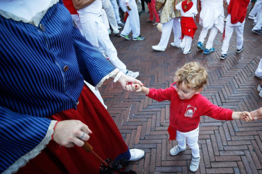 Fotos del recorrido de los gigantes y cabezudos de Pamplona del día 10 de julio de San Fermín 2019