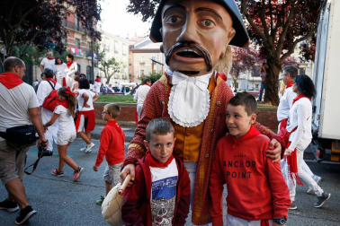 Fotos del recorrido de los gigantes y cabezudos de Pamplona del día 10 de julio de San Fermín 2019