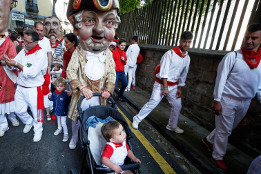 Fotos del recorrido de los gigantes y cabezudos de Pamplona del día 10 de julio de San Fermín 2019