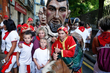 Fotos del recorrido de los gigantes y cabezudos de Pamplona del día 10 de julio de San Fermín 2019
