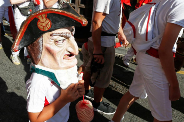 Fotos del recorrido de los gigantes y cabezudos de Pamplona del día 10 de julio de San Fermín 2019
