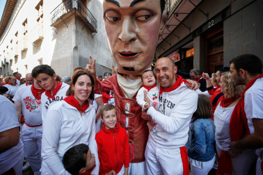 Fotos del recorrido de los gigantes y cabezudos de Pamplona del día 9 de julio de San Fermín 2019