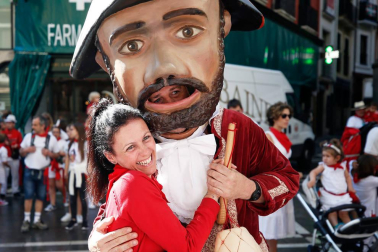 Fotos del recorrido de los gigantes y cabezudos de Pamplona del día 9 de julio de San Fermín 2019
