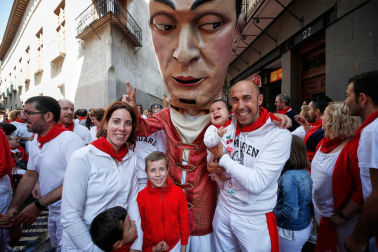 Fotos del recorrido de los gigantes y cabezudos de Pamplona del día 9 de julio de San Fermín 2019