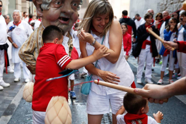 Fotos del recorrido de los gigantes y cabezudos de Pamplona del día 9 de julio de San Fermín 2019