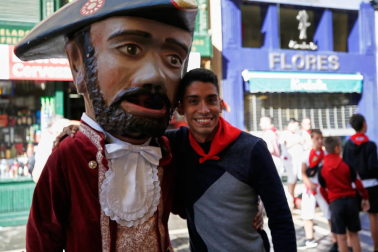 Fotos del recorrido de los gigantes y cabezudos de Pamplona del día 9 de julio de San Fermín 2019