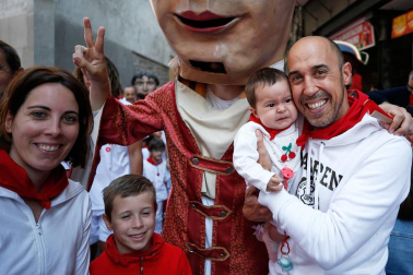 Fotos del recorrido de los gigantes y cabezudos de Pamplona del día 9 de julio de San Fermín 2019