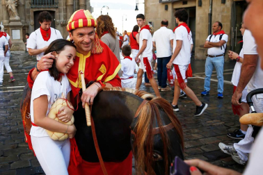 Fotos del recorrido de los gigantes y cabezudos de Pamplona del día 9 de julio de San Fermín 2019