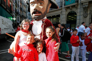 Fotos del recorrido de los gigantes y cabezudos de Pamplona del día 9 de julio de San Fermín 2019