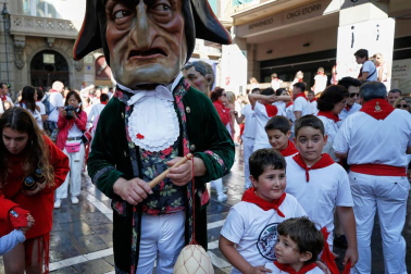 Fotos del recorrido de los gigantes y cabezudos de Pamplona del día 9 de julio de San Fermín 2019