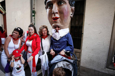 Fotos del recorrido de los gigantes y cabezudos de Pamplona del día 9 de julio de San Fermín 2019