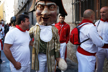 Fotos del recorrido de los gigantes y cabezudos de Pamplona del día 9 de julio de San Fermín 2019