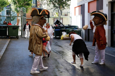 Fotos del recorrido de los gigantes y cabezudos de Pamplona del día 9 de julio de San Fermín 2019