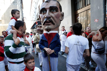 Fotos del recorrido de los gigantes y cabezudos de Pamplona del día 9 de julio de San Fermín 2019