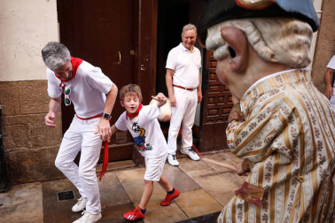 Fotos del recorrido de los gigantes y cabezudos de Pamplona del día 9 de julio de San Fermín 2019