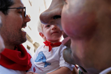 Fotos del recorrido de los gigantes y cabezudos de Pamplona del día 9 de julio de San Fermín 2019