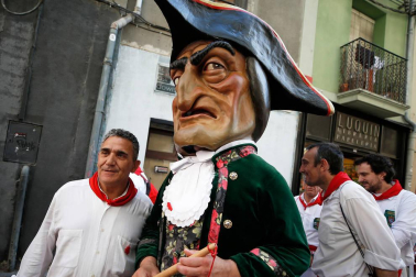 Fotos del recorrido de los gigantes y cabezudos de Pamplona del día 9 de julio de San Fermín 2019