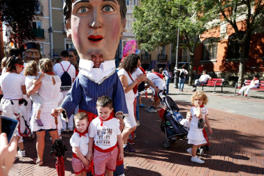Fotos del recorrido de los gigantes y cabezudos de Pamplona del día 9 de julio de San Fermín 2019