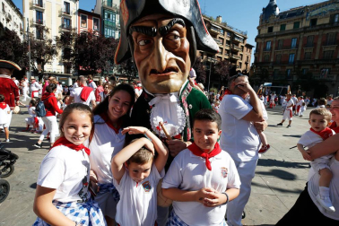 Fotos del recorrido de los gigantes y cabezudos de Pamplona del día 9 de julio de San Fermín 2019