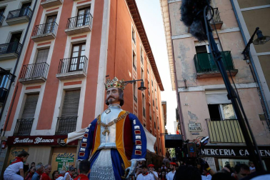 Fotos del recorrido de los gigantes y cabezudos de Pamplona del día 9 de julio de San Fermín 2019