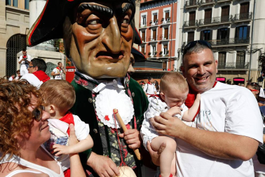 Fotos del recorrido de los gigantes y cabezudos de Pamplona del día 9 de julio de San Fermín 2019