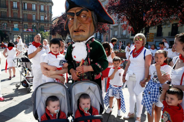 Fotos del recorrido de los gigantes y cabezudos de Pamplona del día 9 de julio de San Fermín 2019