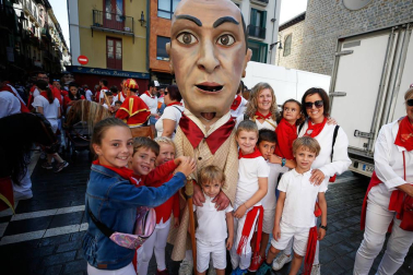 Fotos del recorrido de los gigantes y cabezudos de Pamplona del día 9 de julio de San Fermín 2019