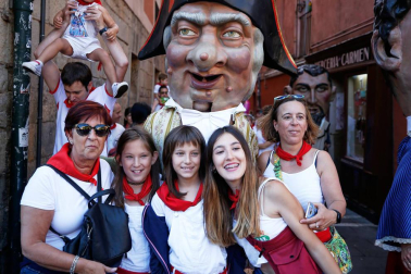 Fotos del recorrido de los gigantes y cabezudos de Pamplona del día 9 de julio de San Fermín 2019
