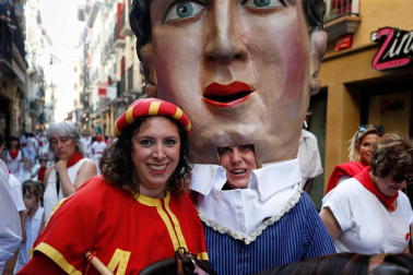 Fotos del recorrido de los gigantes y cabezudos de Pamplona del día 9 de julio de San Fermín 2019