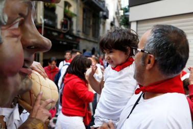 Fotos del recorrido de los gigantes y cabezudos de Pamplona del día 9 de julio de San Fermín 2019