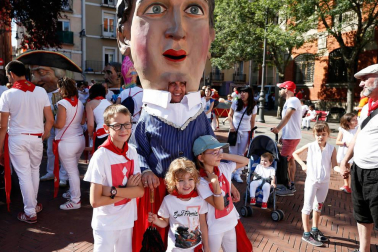 Fotos del recorrido de los gigantes y cabezudos de Pamplona del día 9 de julio de San Fermín 2019